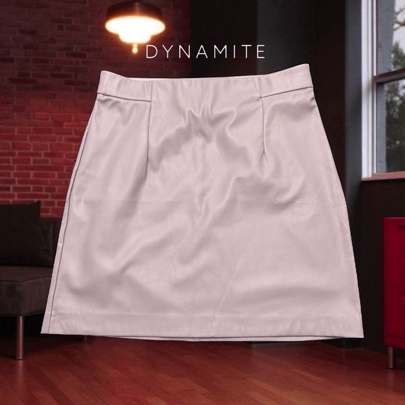 NWOT, Dynamite, Light Pink Faux Leather Skirt, Large - Picture 1 of 9